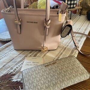 Michael Kors cross body